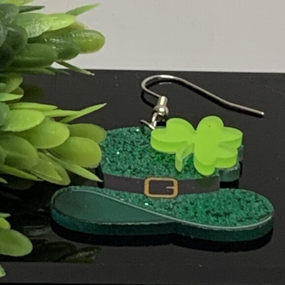 St. Patrick's Day Earring, Shamrock Earring, Clover Earring, Leprechaun Earring - Picture 2 of 4